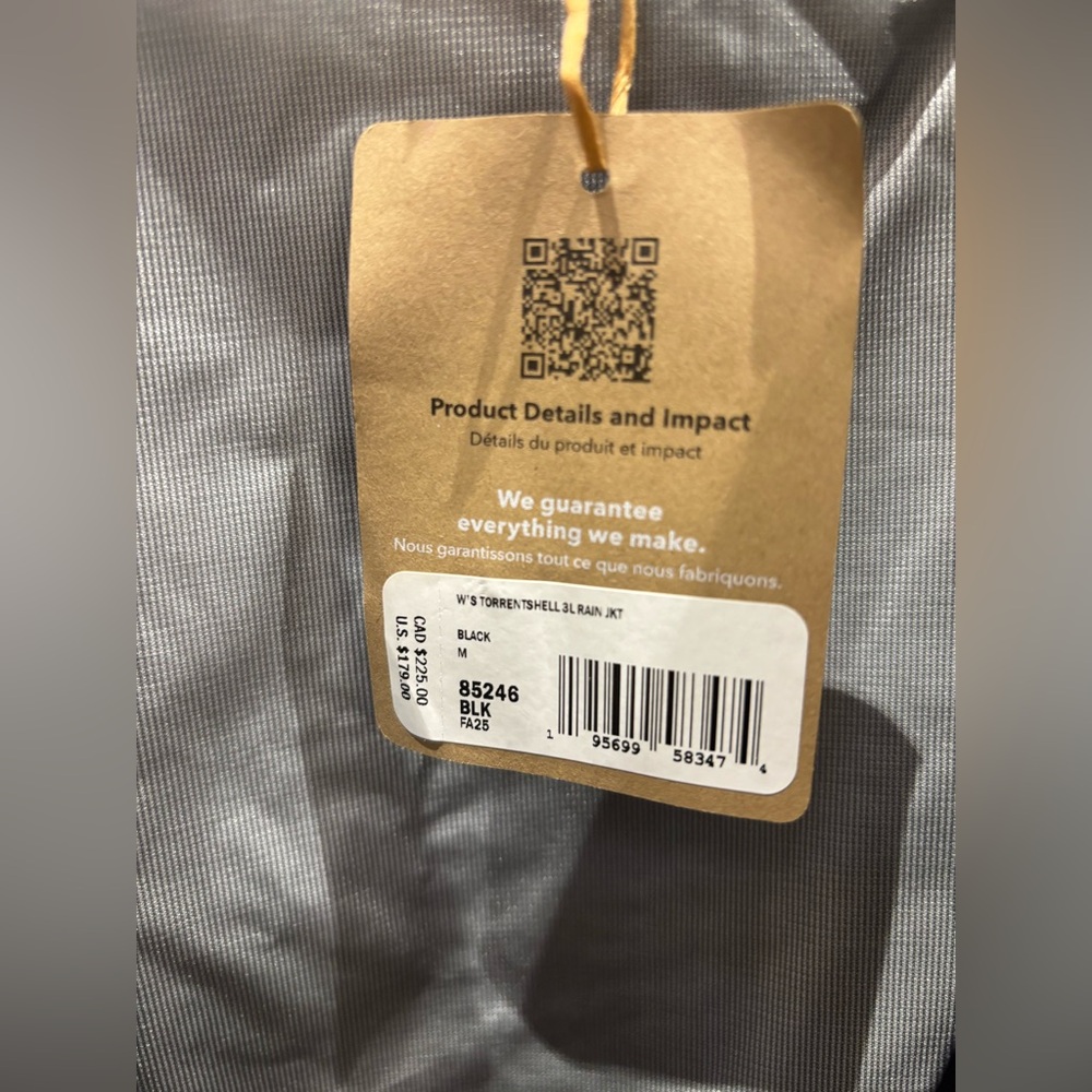 Patagonia Women's Torrentshell 3L Rain Jacket - Picture 5 of 6